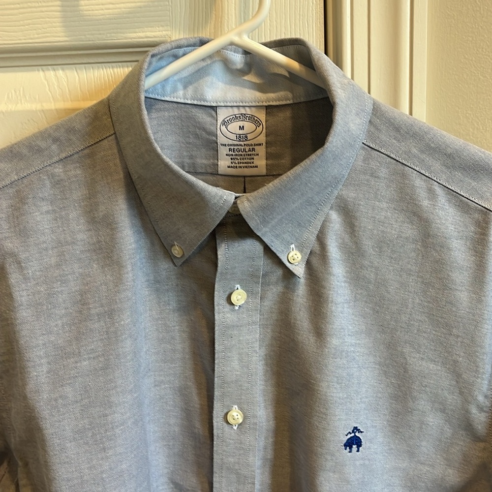 Brooks Brothers Oxford Shirt. Men’s Size Medium.
